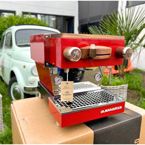 espressomachinen, , La Marzocco Linea Mini EE Rot Inkl.Walnuss Kit